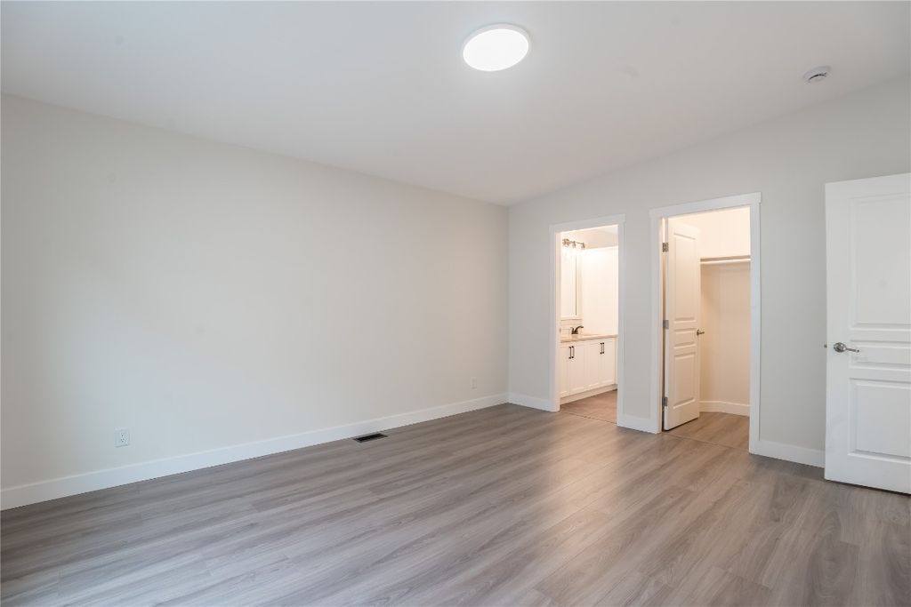 listing image 16518327027014866674