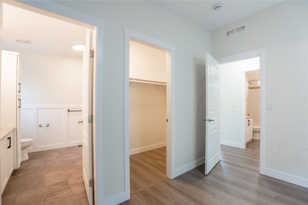 listing image 16510167902416074126