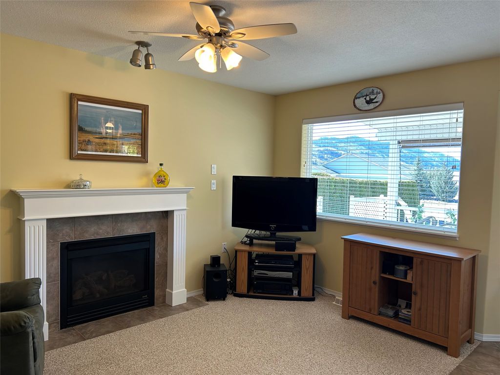 listing image 16510180255763403183