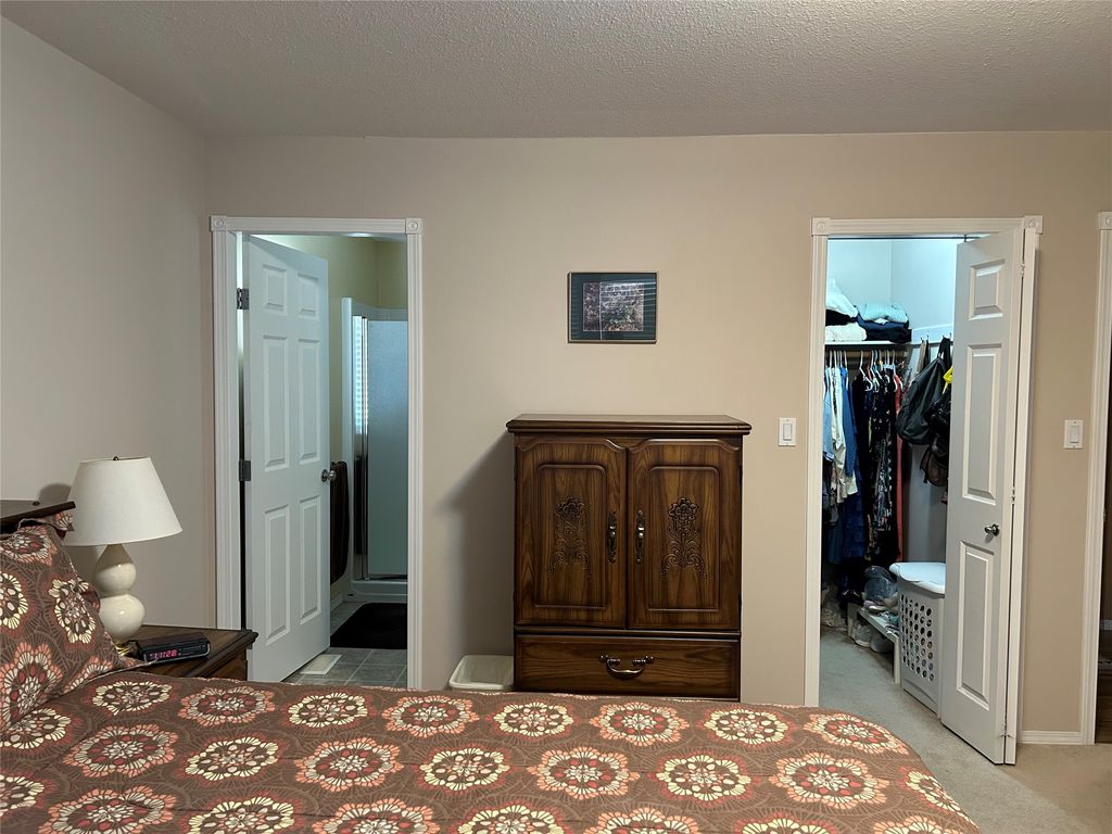 listing image 16514227363957127842