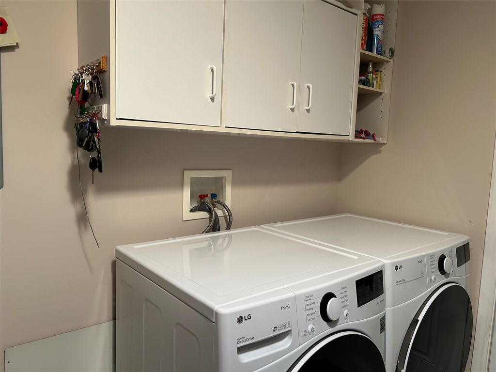 listing image 16514041809957693140