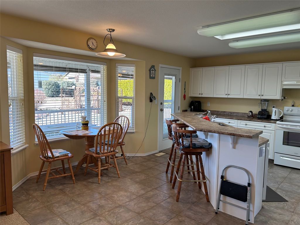 listing image 16512814747694794759