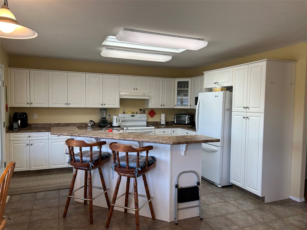 listing image 16515517383573825883