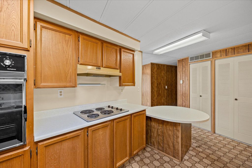 listing image 16517765619839891563