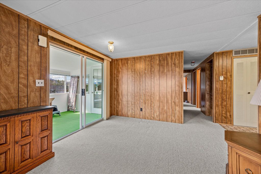 listing image 16510841938597894971