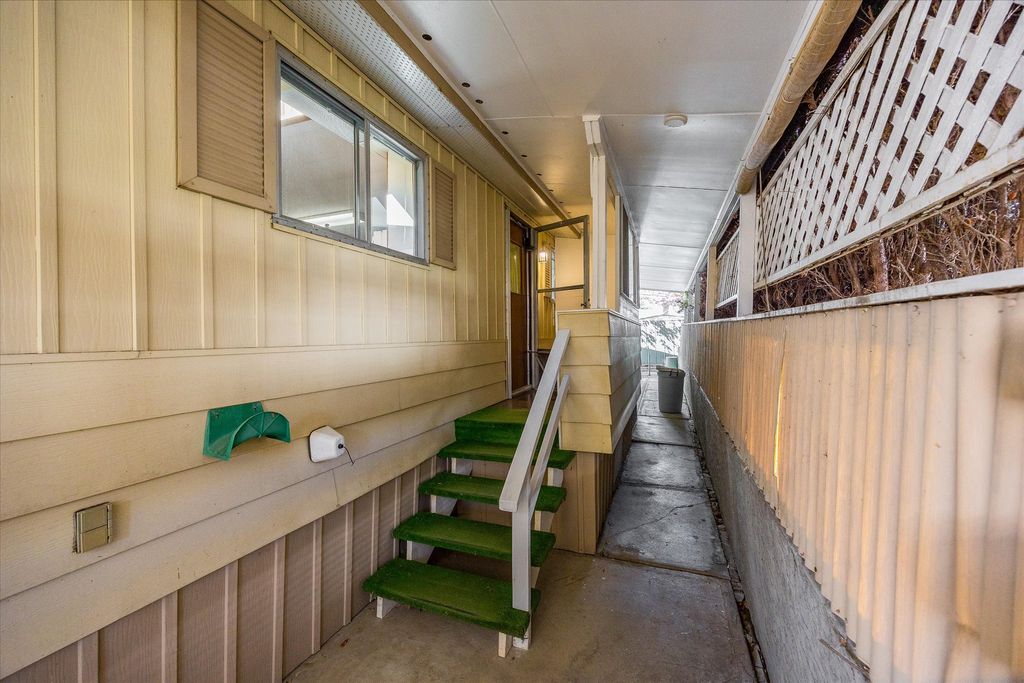 listing image 16519191676969651458