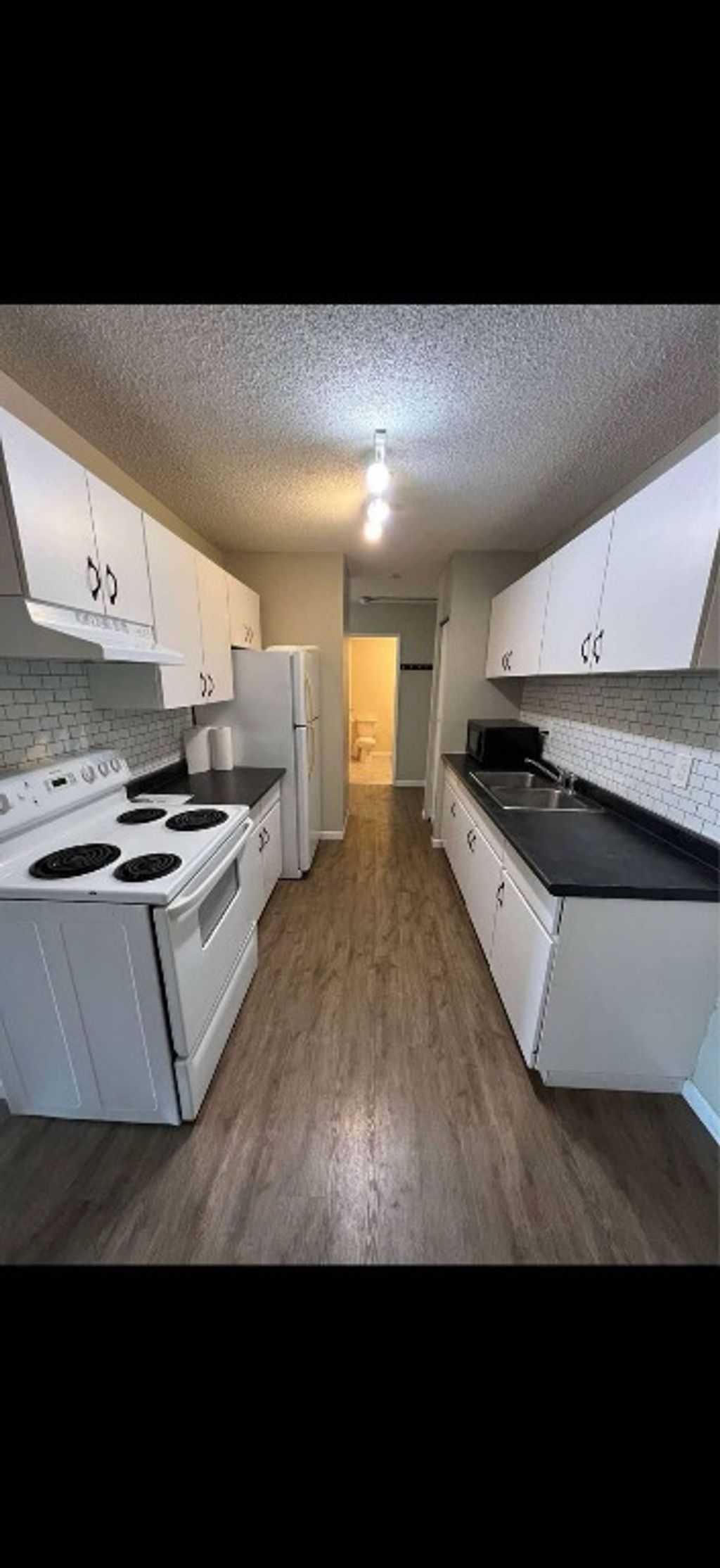 listing image 16510185736370380603