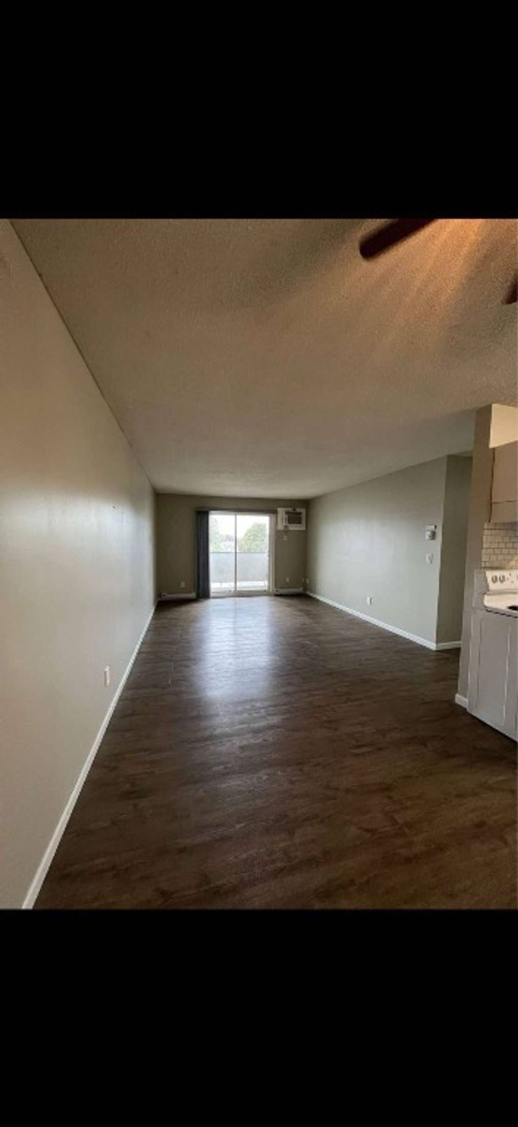 listing image 16519369465281944749