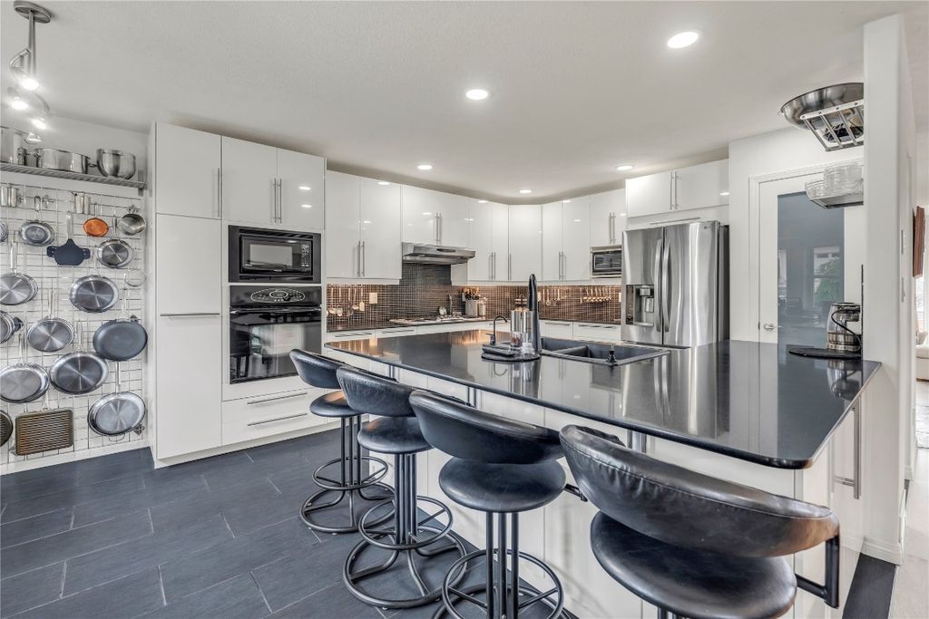 listing image 16514520279360252251