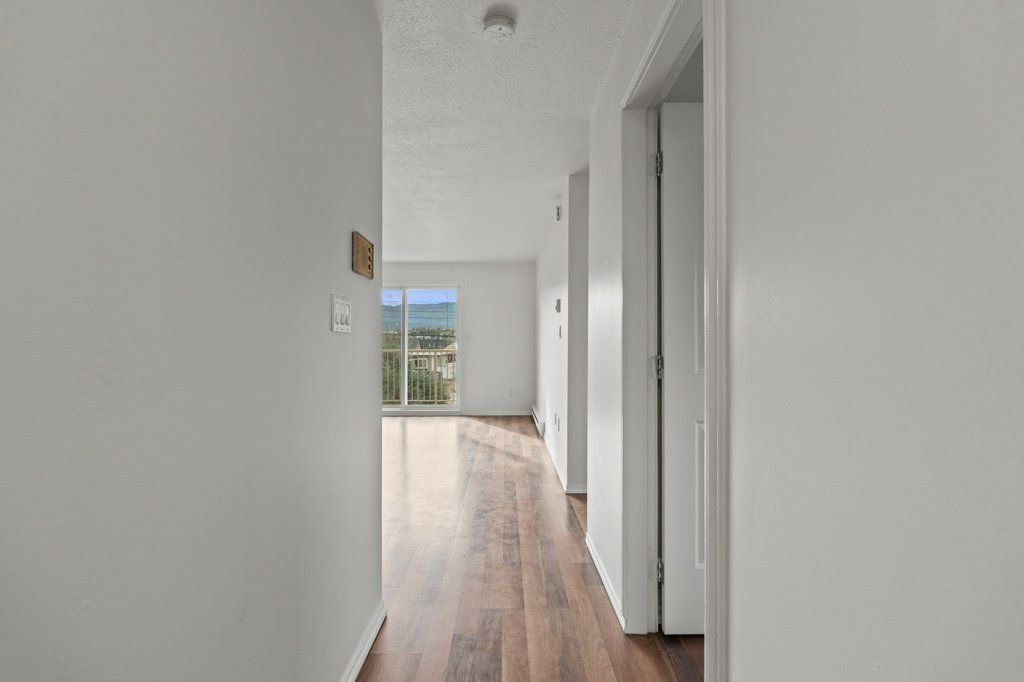 listing image 16516702615941767220