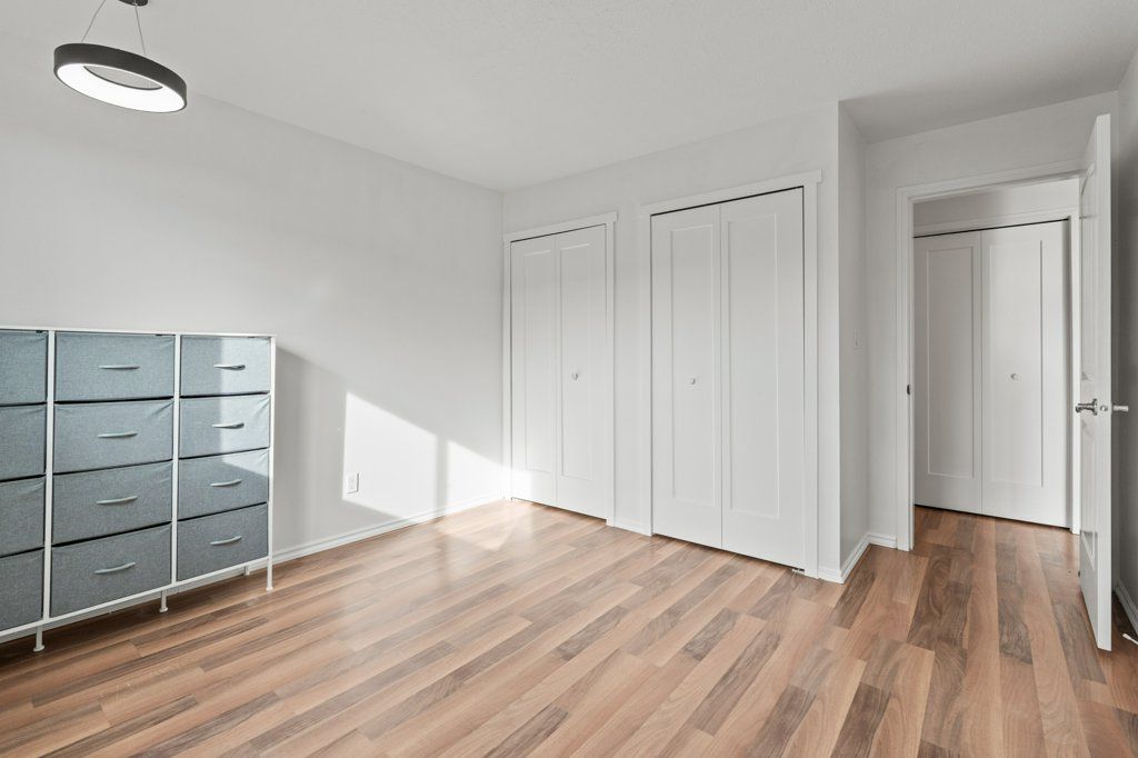 listing image 16511800940652160380