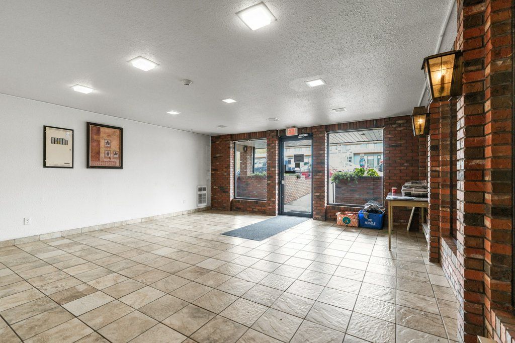 listing image 16513490517429926424