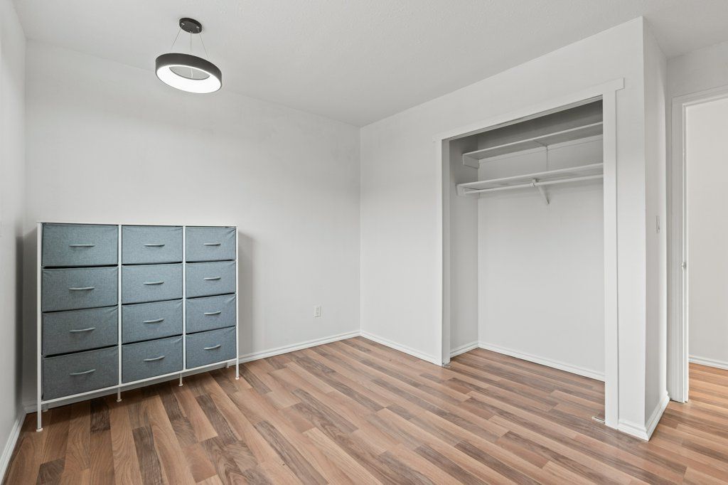 listing image 16516692661414551497