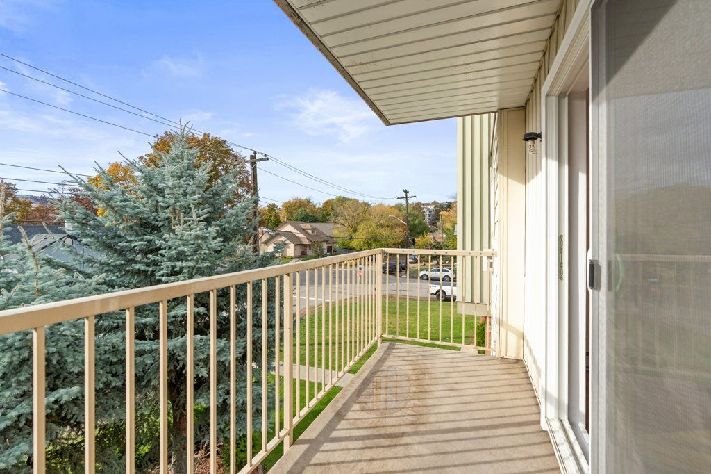 listing image 16513896354402905627