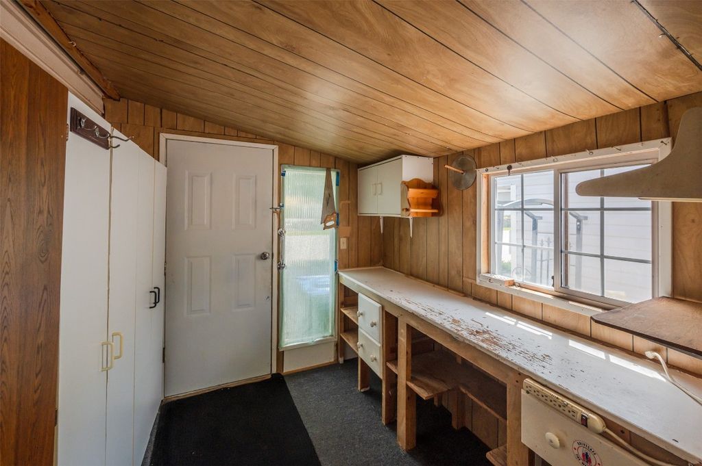 listing image 16519786237700922159