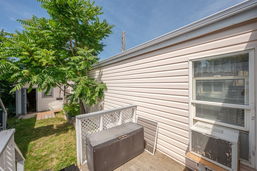 listing image 16510348035450792199