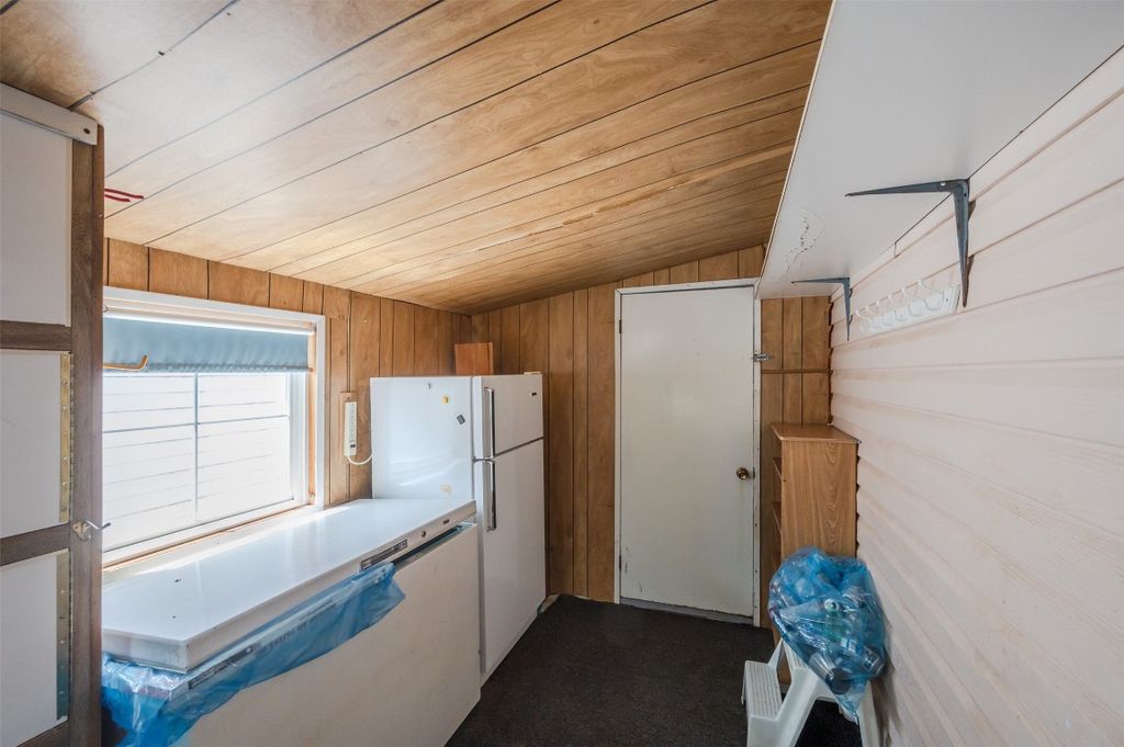 listing image 16518513913741182095