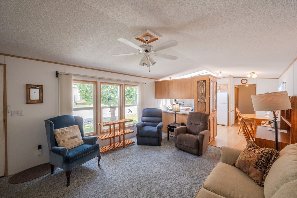 listing image 16518063751958907395