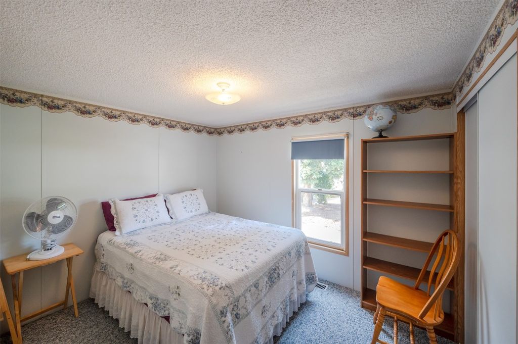 listing image 16517975204774081568