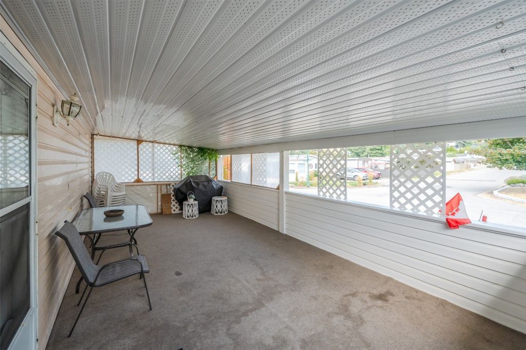 listing image 16515905792881773882