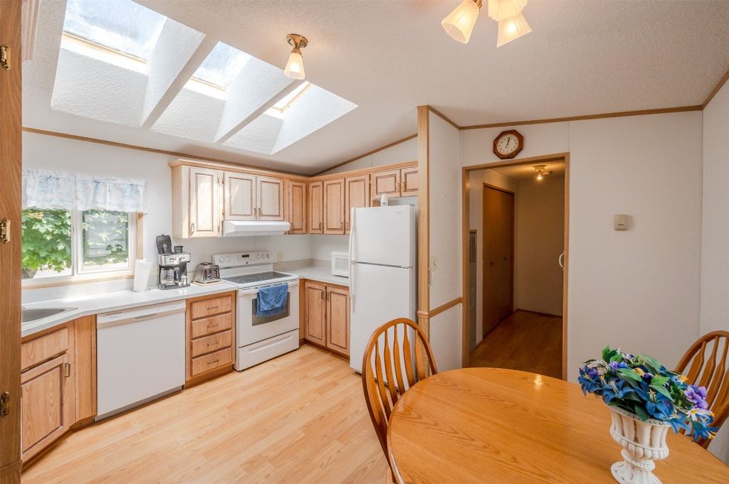 listing image 16512205766393372375