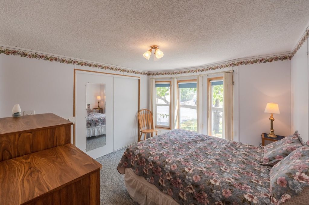 listing image 16517952733174484257