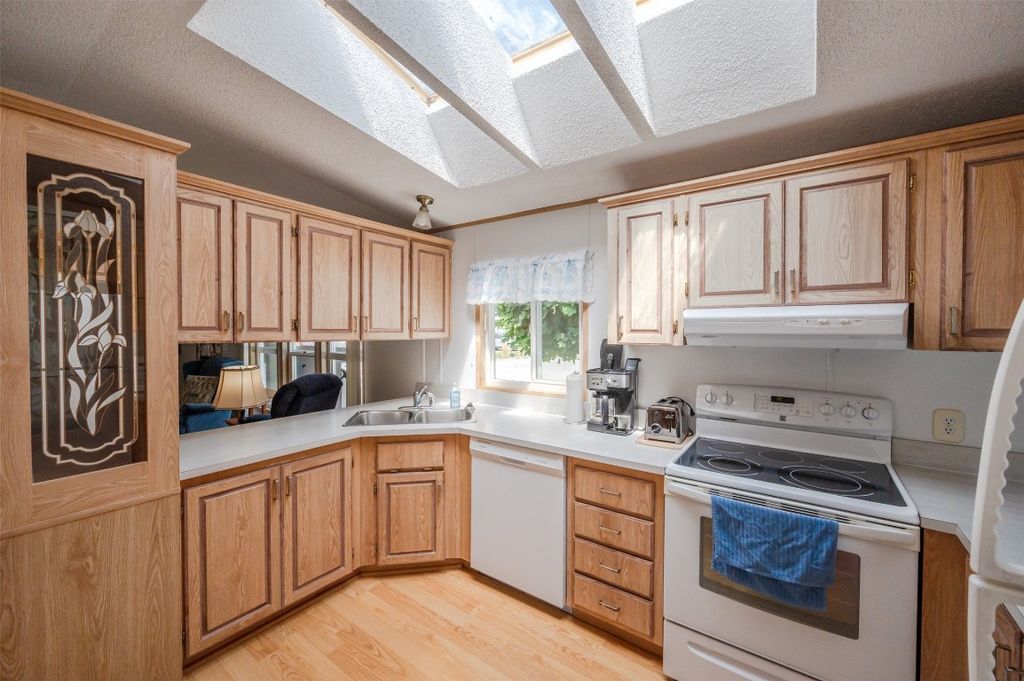 listing image 16516483841973384215