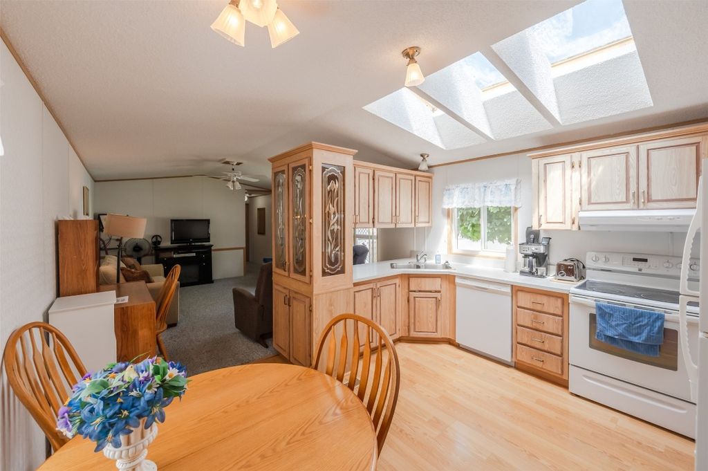 listing image 16514970158198136196