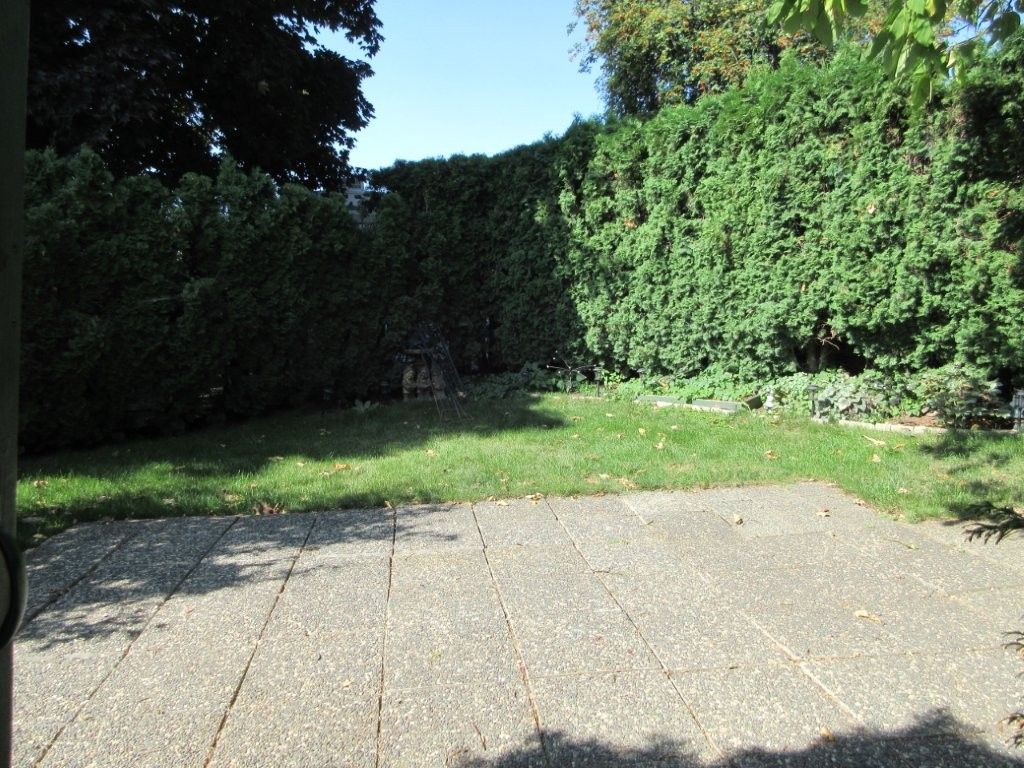 listing image 16519847370924700643