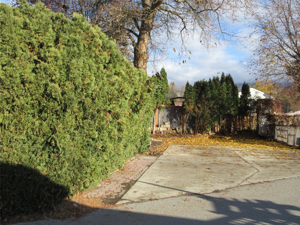 listing image 16516494394560689535