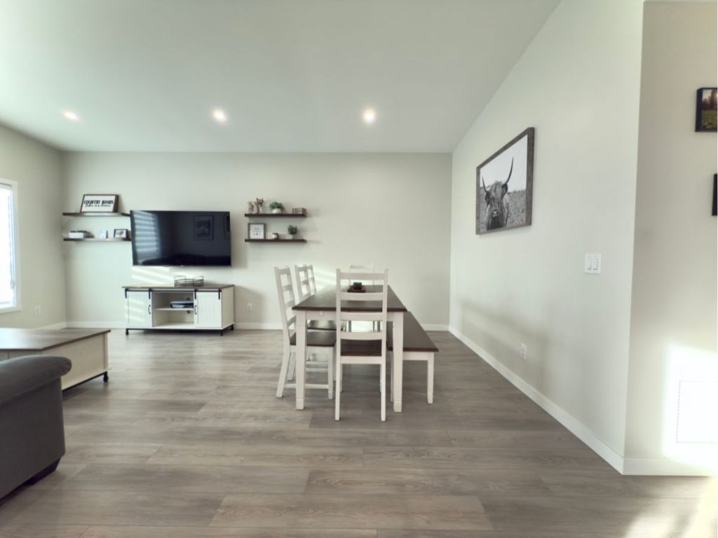 listing image 16512233297820435108