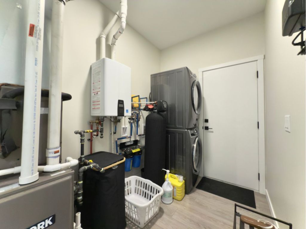 listing image 16515586659536680749