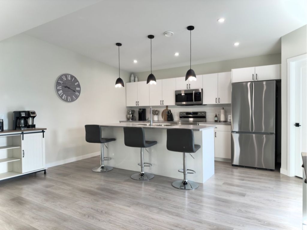 listing image 16518315154062789248