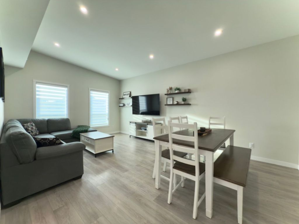 listing image 16510199833081860421