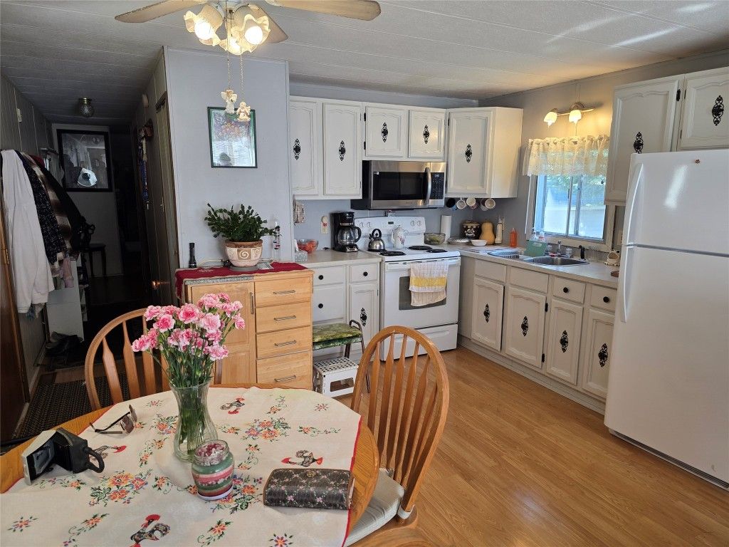 listing image 16510553184038631695