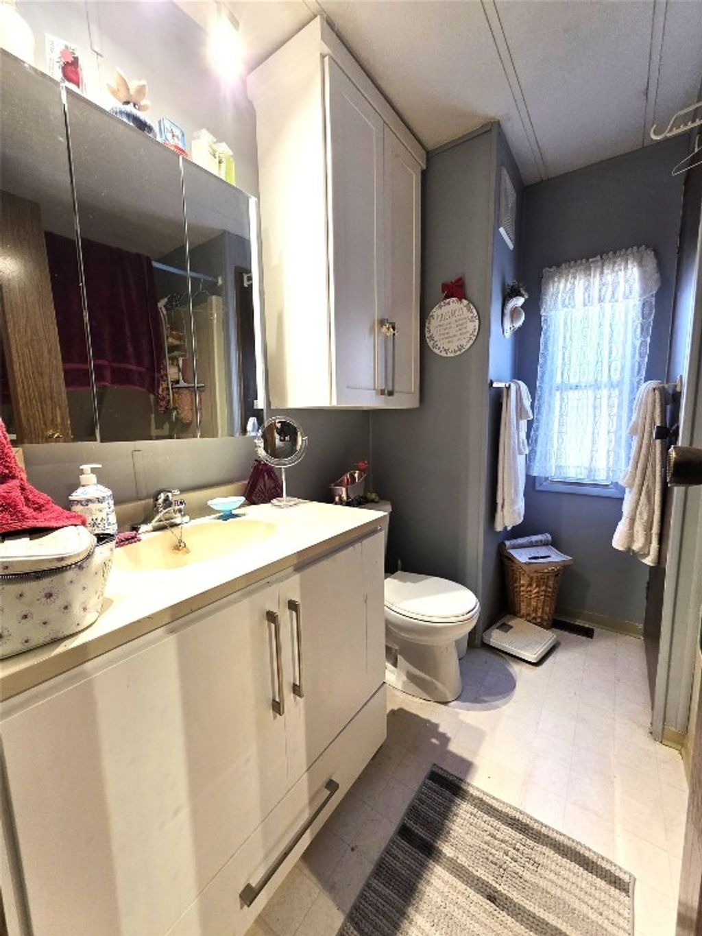 listing image 16516432917472545522