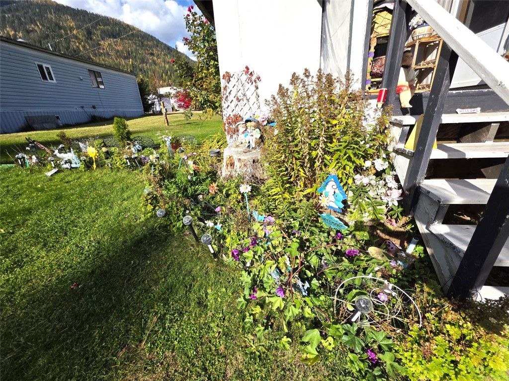 listing image 16515355384563196275