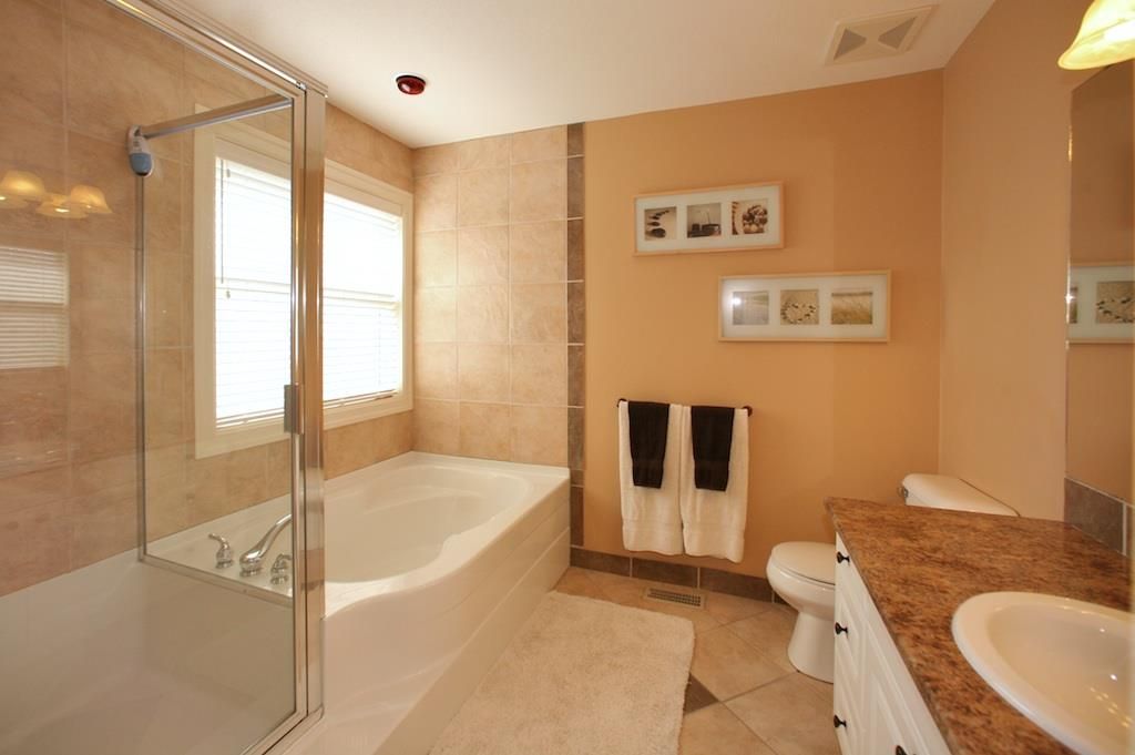 listing image 16518621383833357548