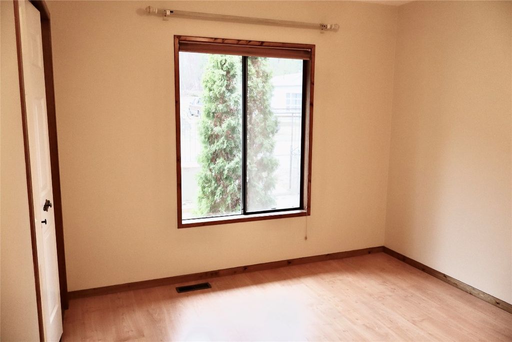 listing image 16519395660696340490