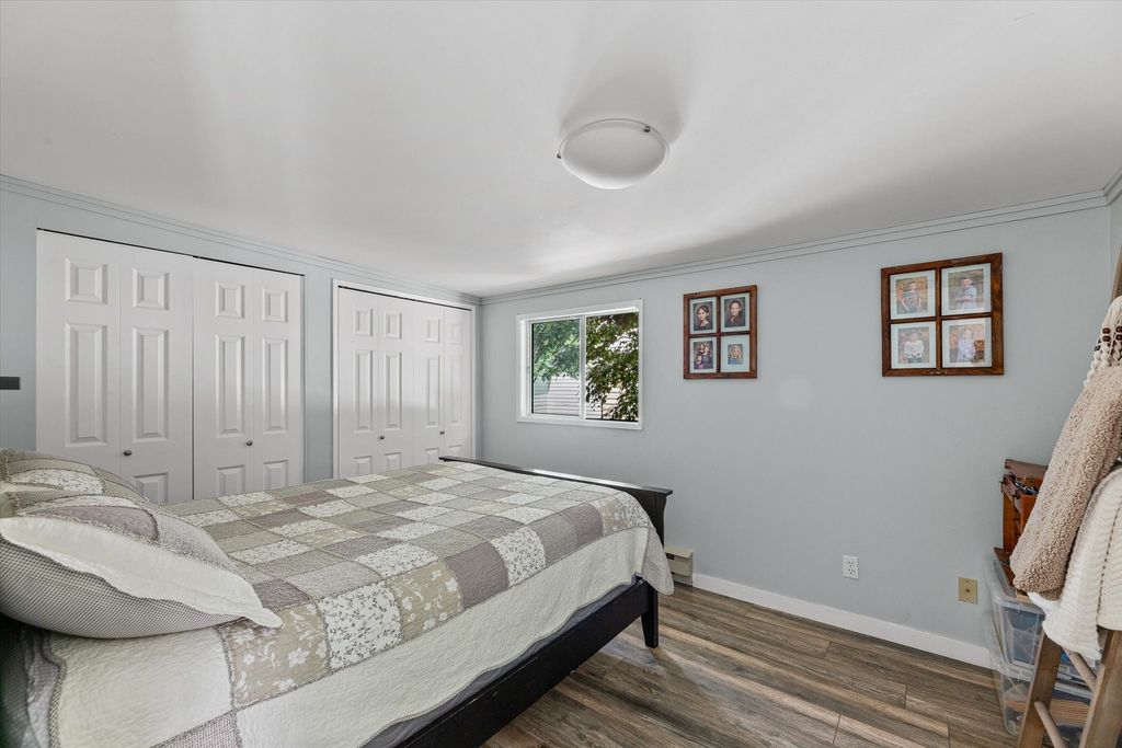 listing image 16511675108415496341