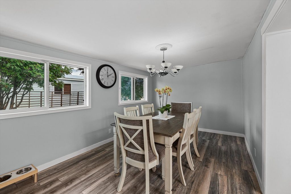 listing image 16515724811406801298