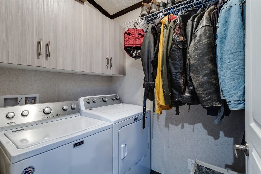 listing image 16511198152596623922