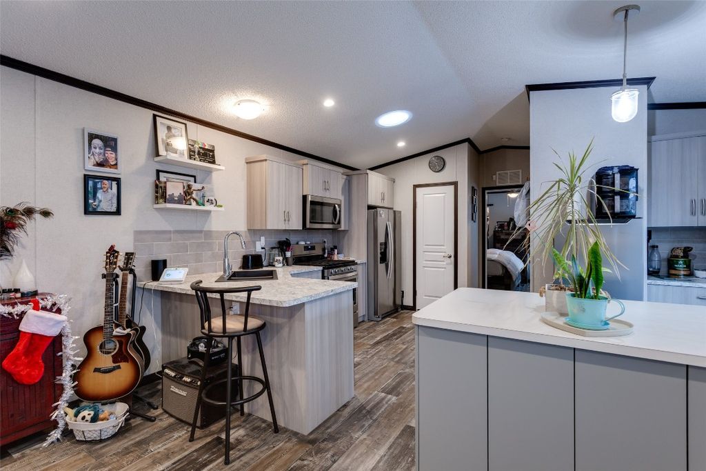 listing image 16514283919407127580