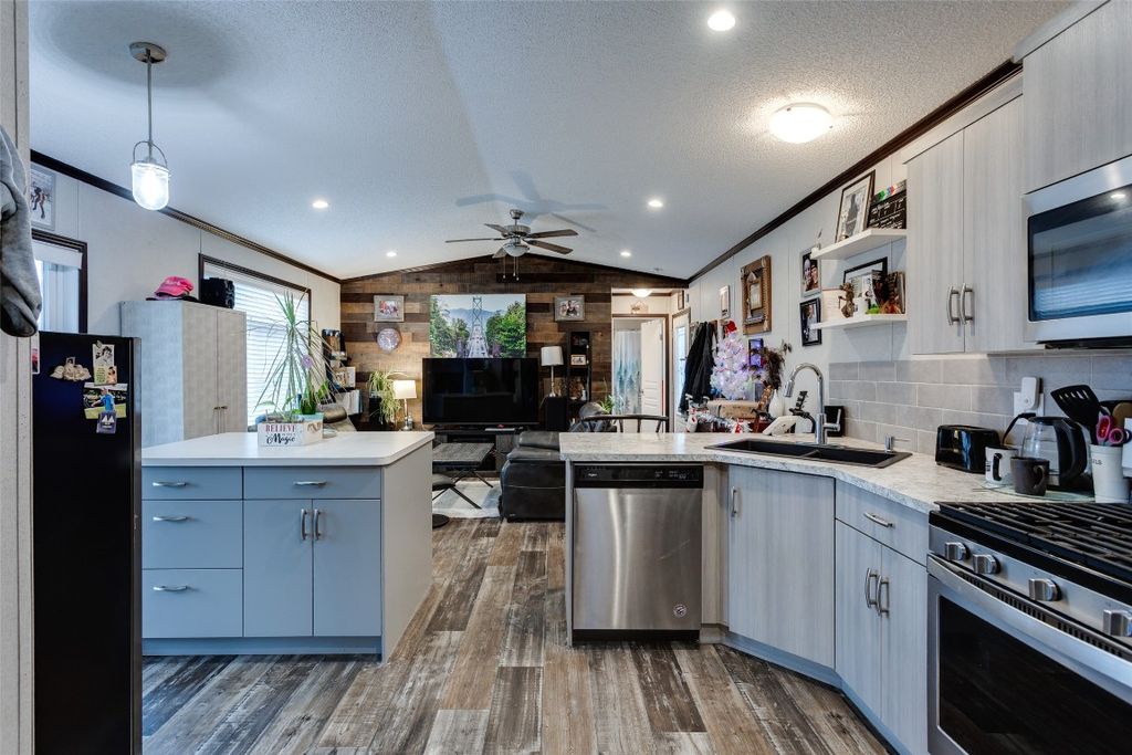 listing image 16513984665703303838