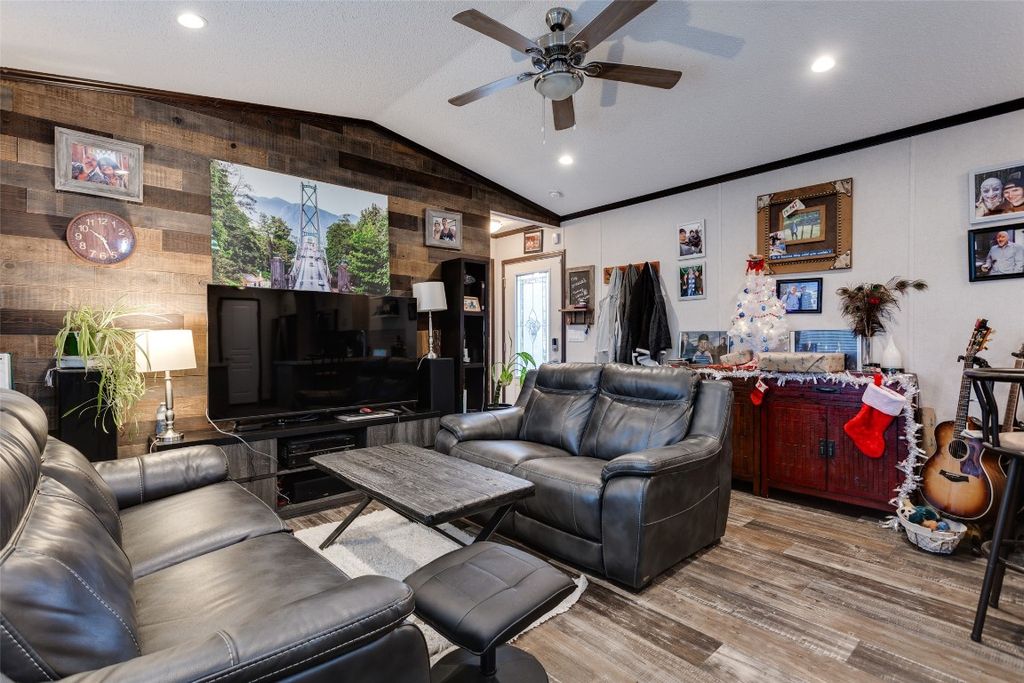 listing image 16511489365156277523