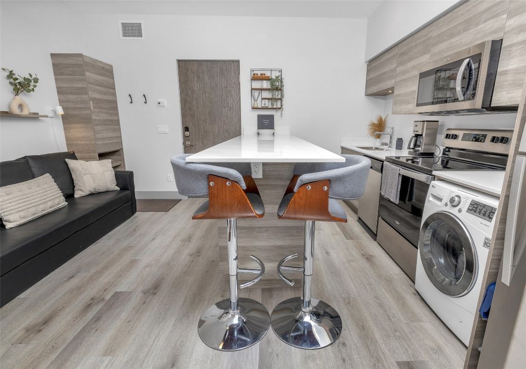 listing image 16512500957644718550