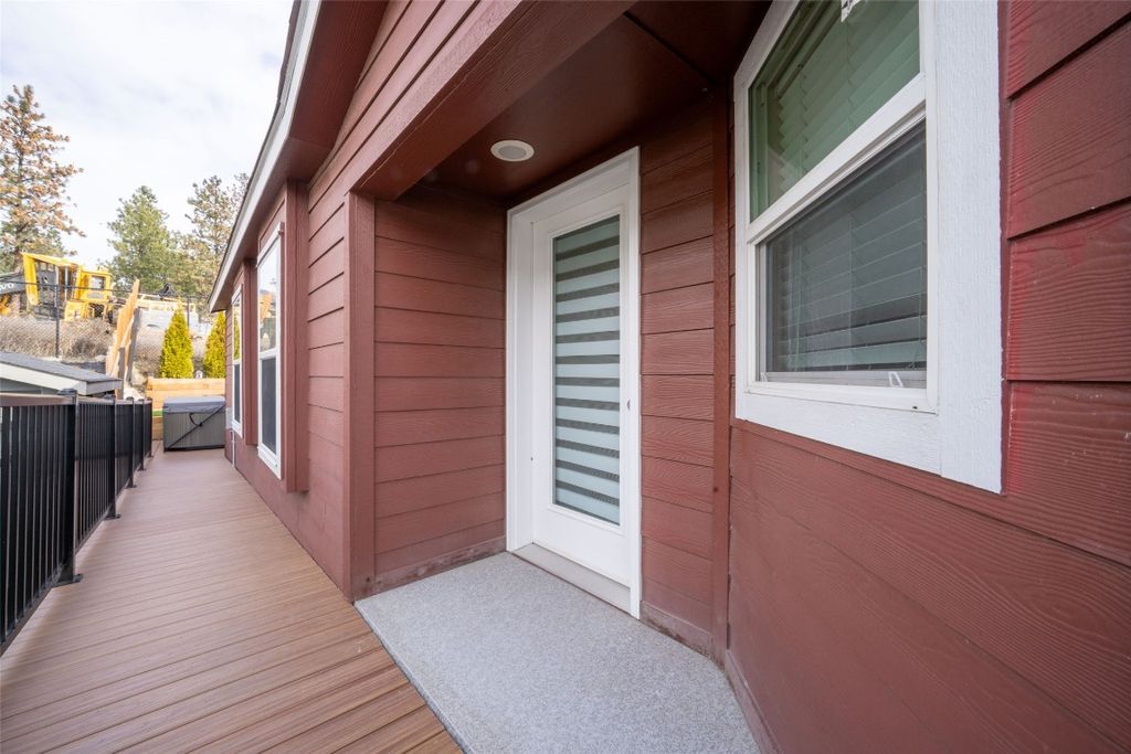 listing image 16514385331589075758