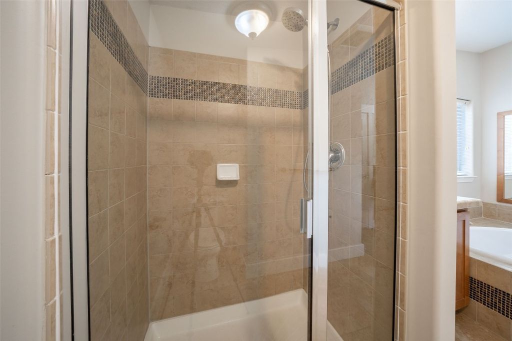 listing image 16510501215279893013