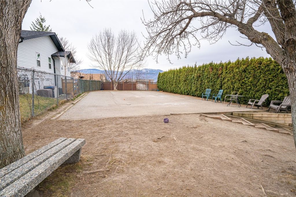 listing image 16512710265858770369