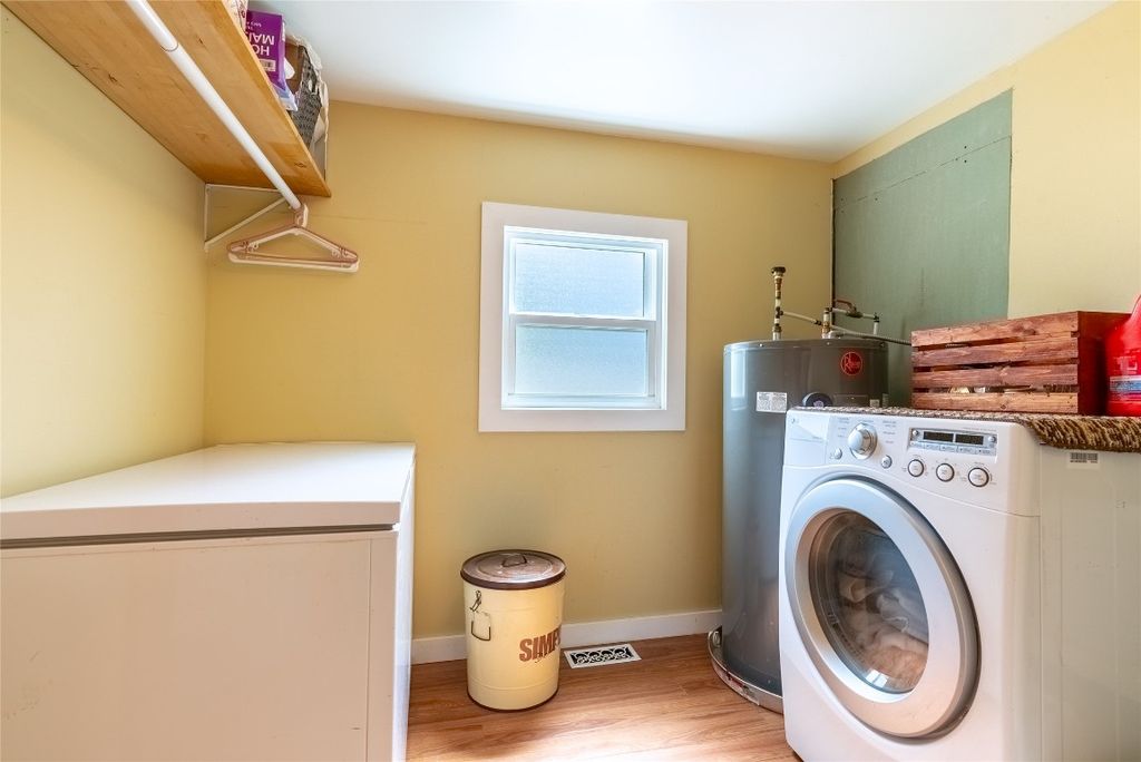 listing image 16516158385658761803